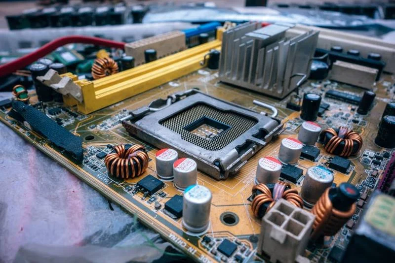 Pengertian Motherboard