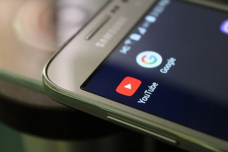 Cara Agar YouTube Tetap Berjalan Saat Membuka Aplikasi Lain