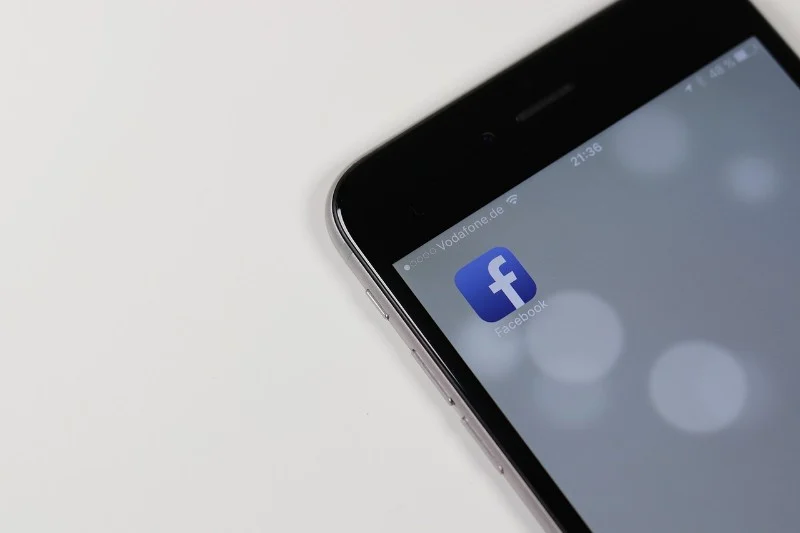 10 Cara Mendapatkan Uang dari Facebook
